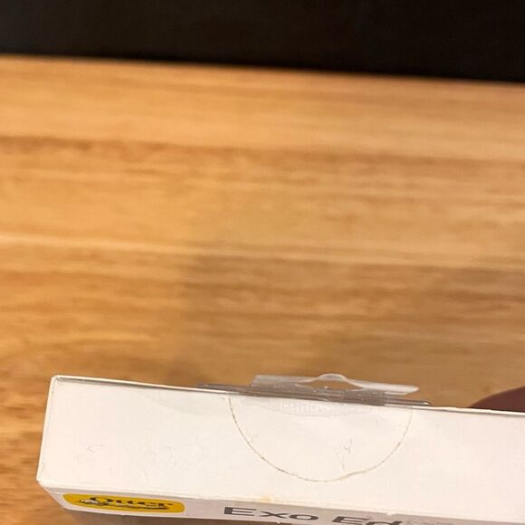 Otterbox Black Exo Edge Apple Watch Protector Size 40MM - Picture 6 of 6